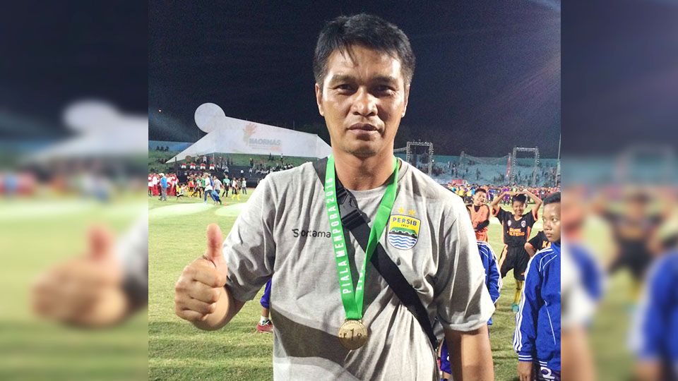 Asisten pelatih Diklat Persib Bandung, Yadi Mulyadi. Copyright: © @LigaPelajarU16